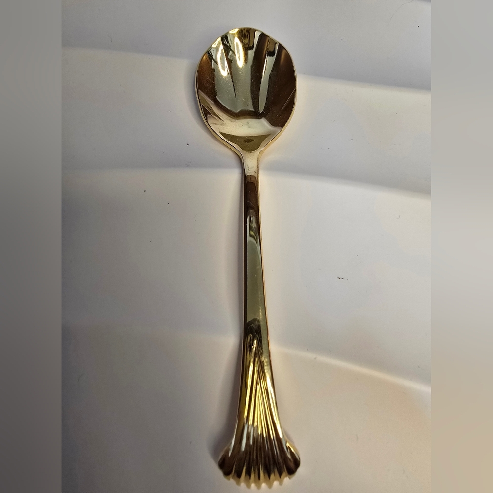 Sugar spoon flatware from the "Supreme" pattern by Towle, Japan